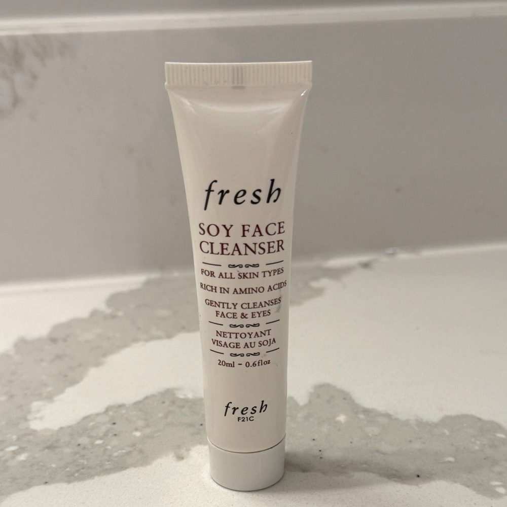 NEW Fresh Soy Face Cleanser Deluxe Mini Sample Size